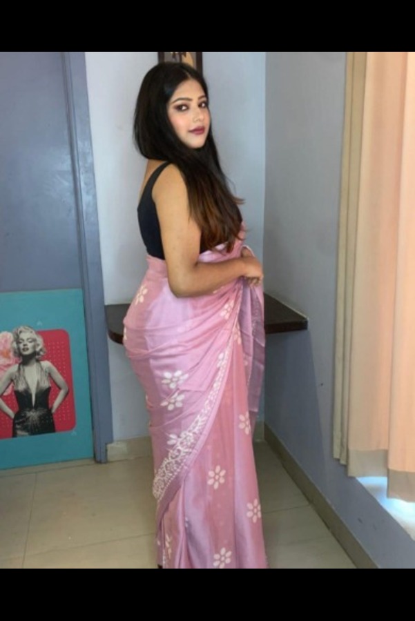 best Daryaganj call girl